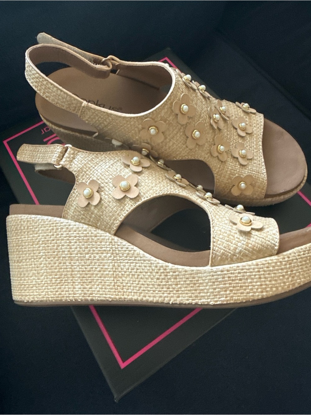 Corkys Tan Floral Pearl-Embellished Wedge Sandals sz8 - Picture 2 of 8